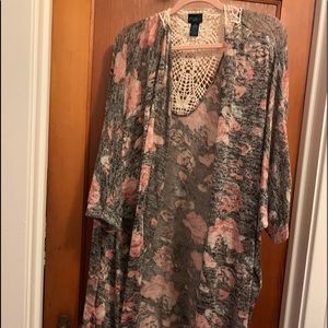Gray/floral Rue21 cut out pattern back duster